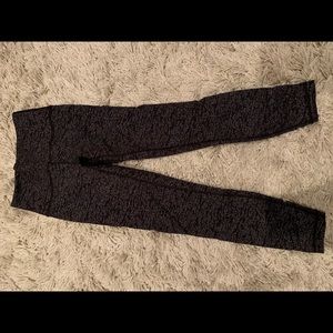 Lululemon Wunderunder size 4